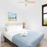 Amazing 2 Bedrooms By The Sea,