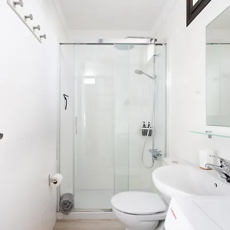 Apartmán Amazing 2 Bedrooms By The Sea, *